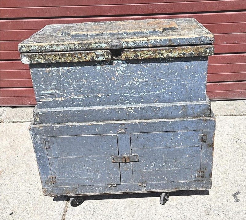 VINTAGE CARPENTER 35.5" Wide X 24" Deep WOOD STORAGE TRUNK with TOOLS FREE SHIP