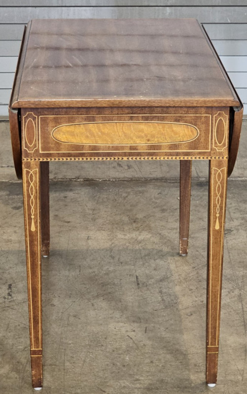 Henredon Historic Natchez Collection Mahogany Pembroke Table Drop Leaf Table gallery