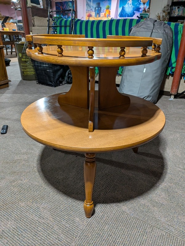 1970’s Ethan Allen Heirloom Maple 2 Tier Spindle Side Table
