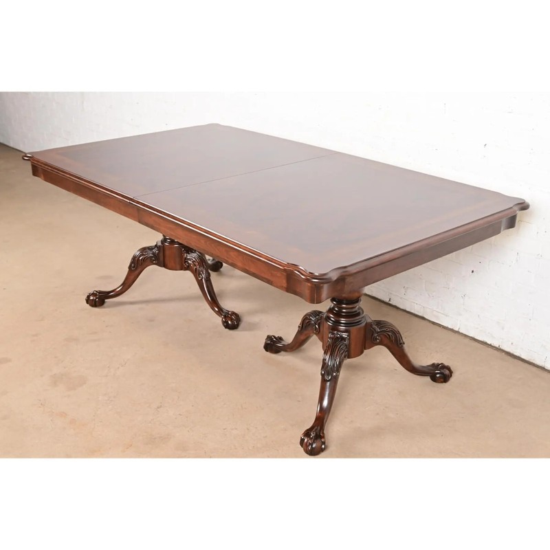 Thomasville Chippendale Banded Flame Mahogany Pedestal Dining Table, Refinished gallery