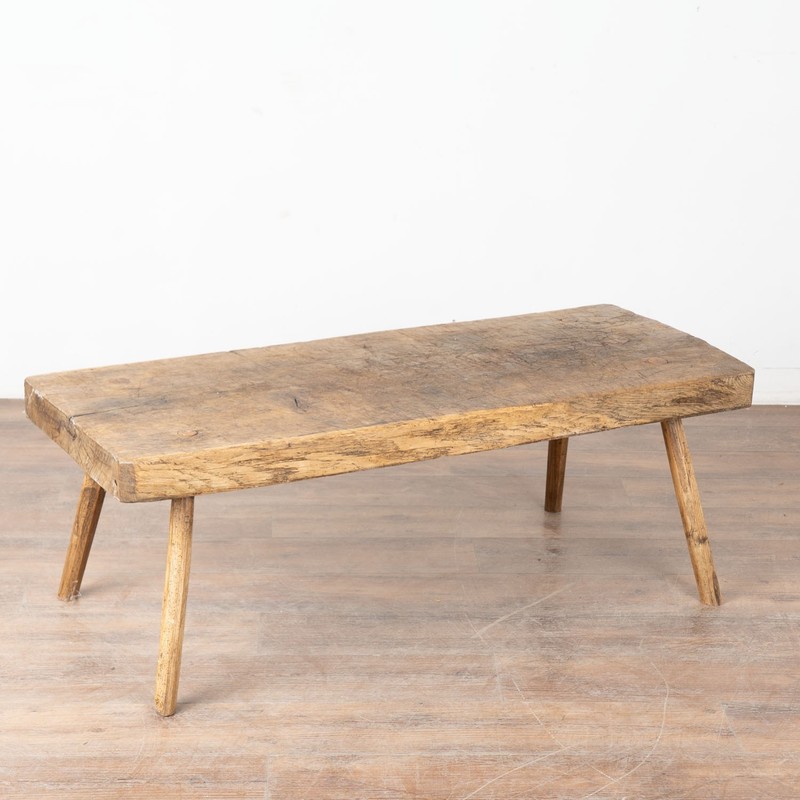 Early 20th Century Rustic Peg Leg Coffee Table gallery