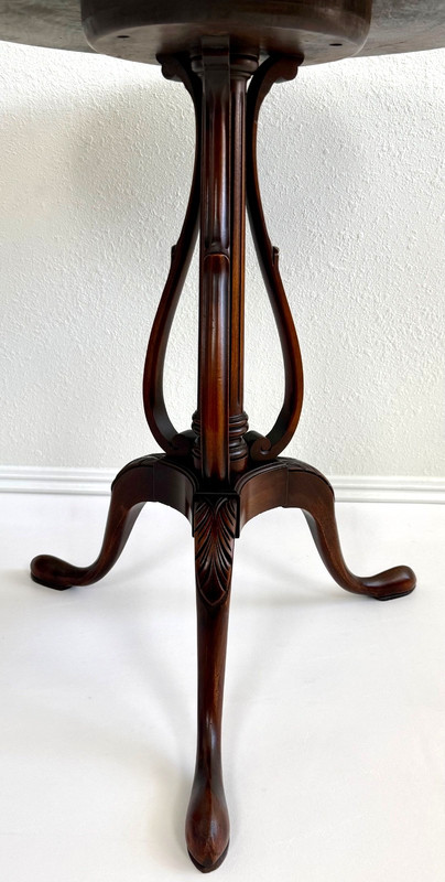 Mid 20th-C Queen Anne Flame Mahogany Round Side Table gallery