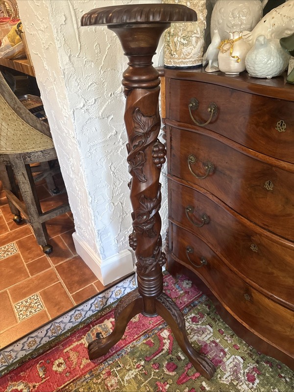 Solid Mahogany Carved Wood Grape Leaf Pedestal Claw Feet Ornate