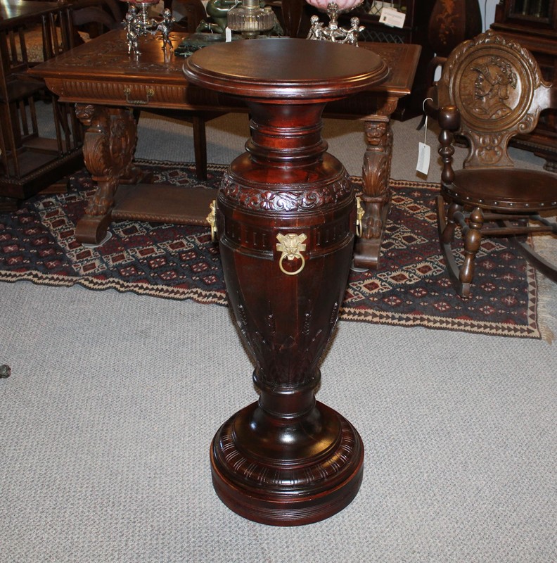 Impressive Antique Victorian Large Mahogany Pedestal – Sturdy and Well Built