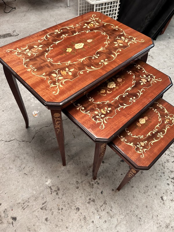 Vintage Italian Nesting Tables gallery