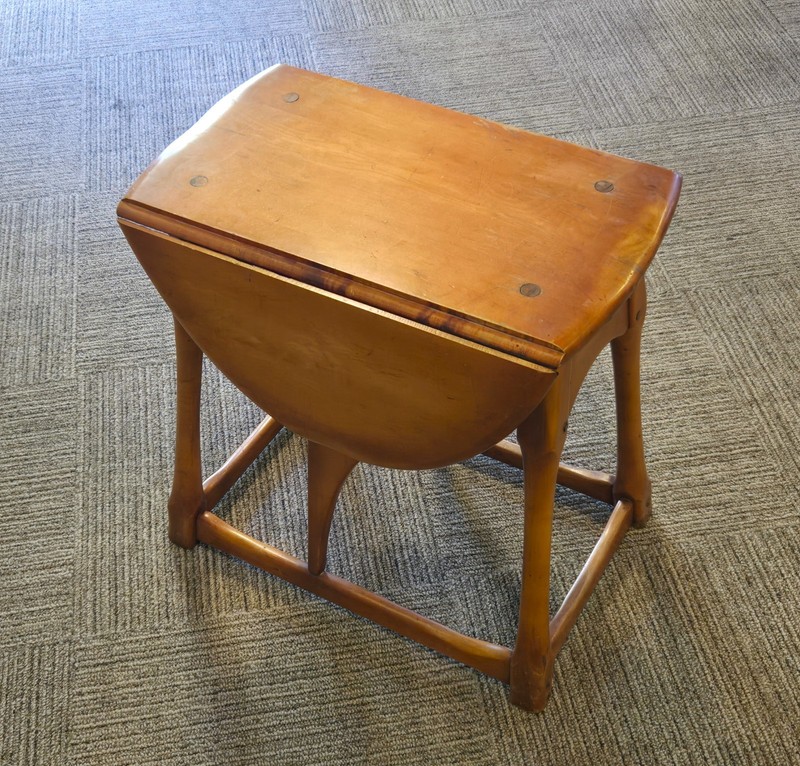 Vintage Solid Wood Drop-Leaf Side Table – Antique Style Gate-Leg – Peg Joinery