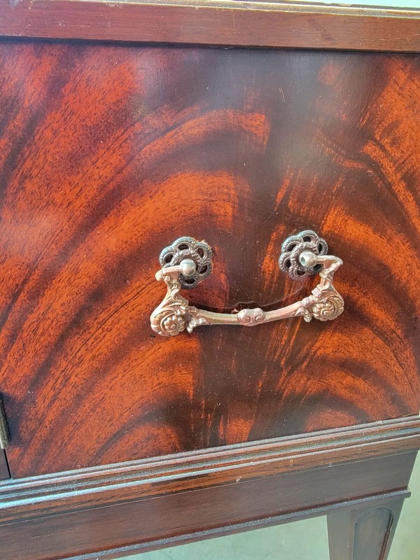 Antique Two Tier Lamp Mahogany Table with Leather Tops & Lion knobs gallery