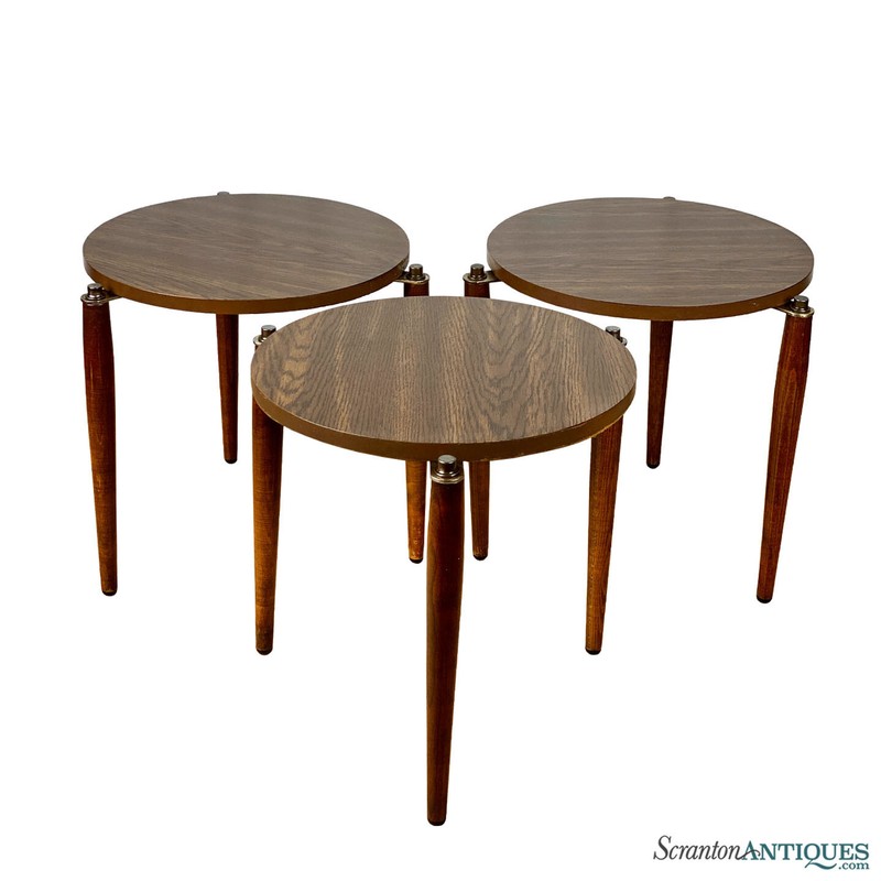Mid-Century Atomic Walnut Stacking Round Side Tables – Set of 3
