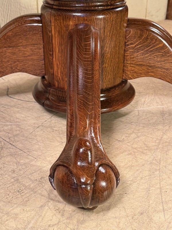 Antique Oak Hastings Table Co. Table with 5 original leaves gallery