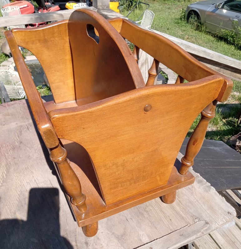 Mid Century Maple George S Bent Magazine Rack / Magazine Stand (MR132) gallery