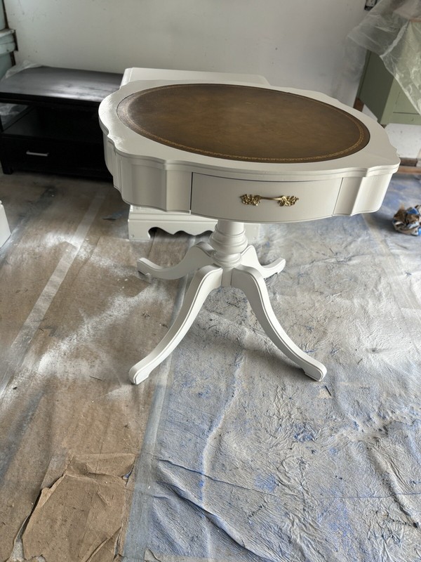 Furniture table, (restored) with fine paint. New.