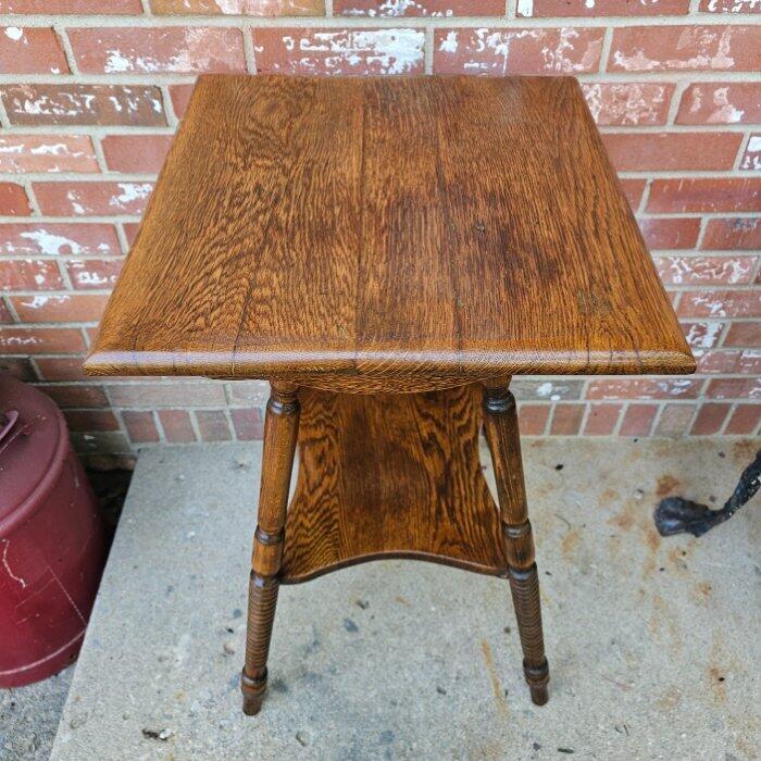 Antique Solid Oak Plant Fern Stand Pedestal Table Turned Wood Legs