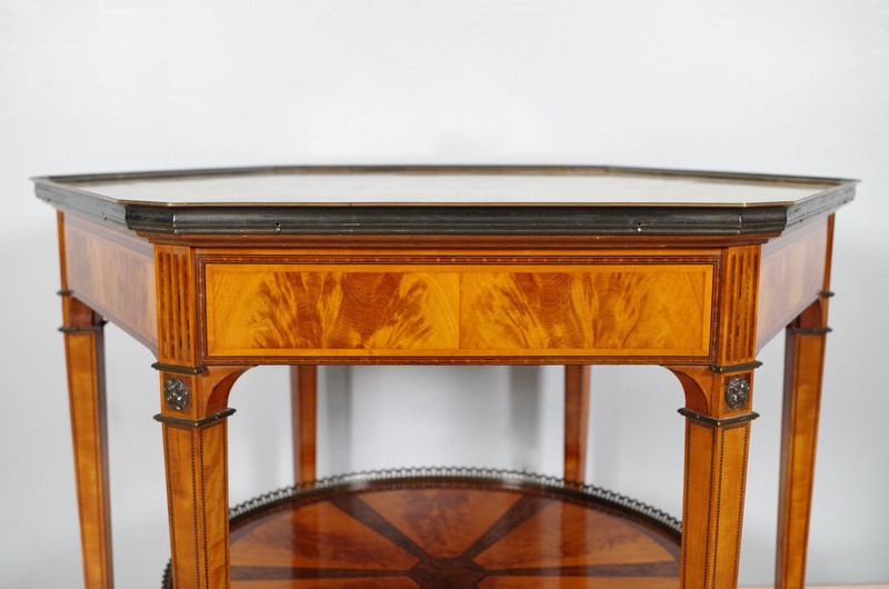 English Lemon and Walnut Magnifying Glass Hexagonal Pedestrian, circa 1880 gallery