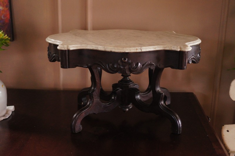 19th Century Rocco Antique Mahogany and White Marble Turtle Top Parlor Table gallery