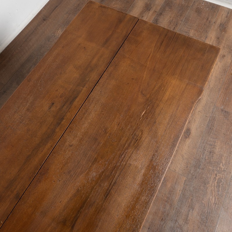 Early 20th-Century Hungarian Walnut Coffee Table with Peg Legs gallery