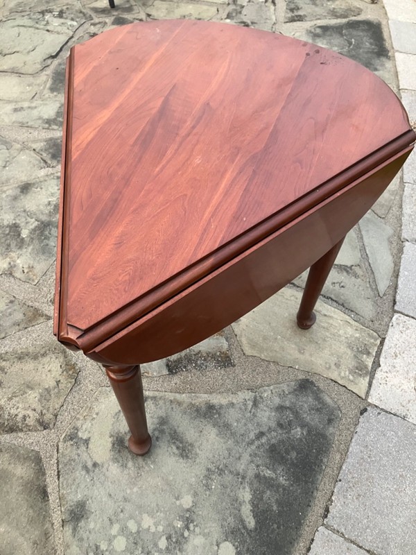 Cherry dropleaf 28” dia. lamp table tulip design