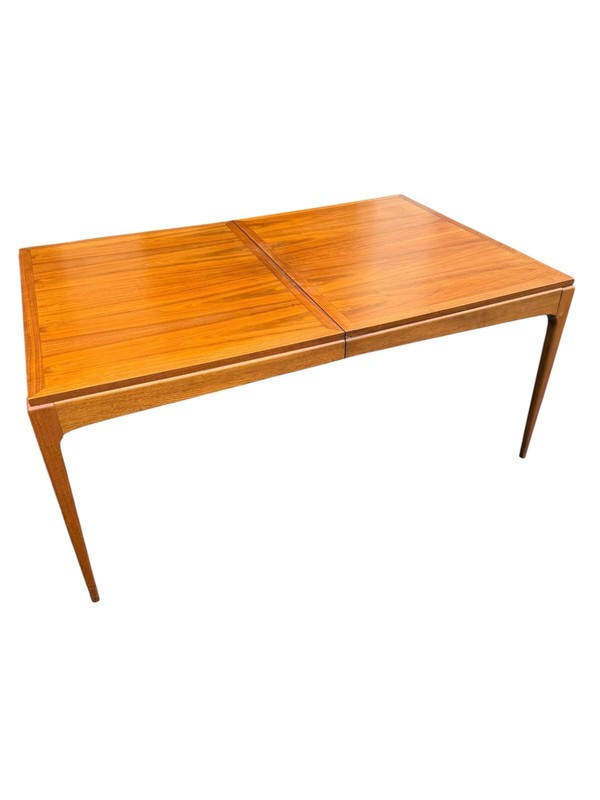 Vintage Lane “Rhythm” Walnut Dining table w/2 leaves MCM