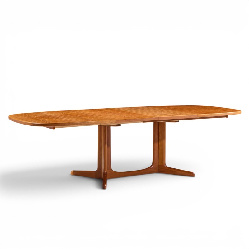 Gudme Møbelfabrik Mid Century Teak Expanding Dining Table with 2 Leaves
