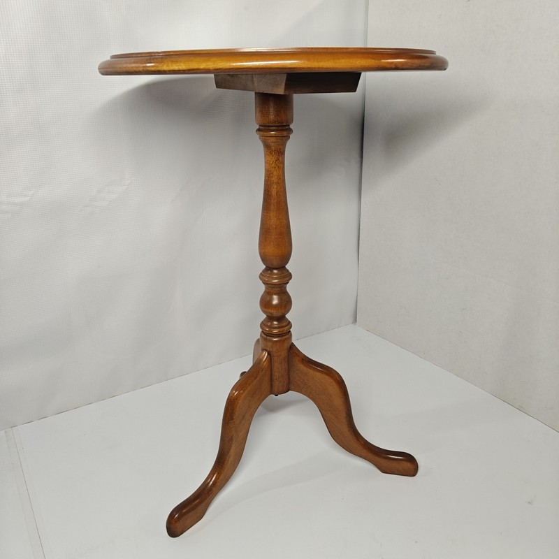 Vintage Ethan Allen maple plant stand or pedestal side table