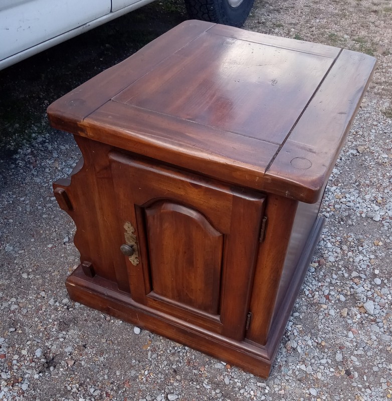 Mid Century Pine Old Tavern Style Double Door End Table (ET92) gallery