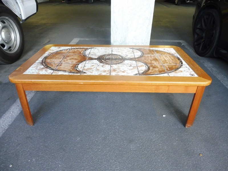 WHIMSICAL ABSTRACT PAINTED TILE TOP DANISH MODERN COFFEE TABLE SIGNED