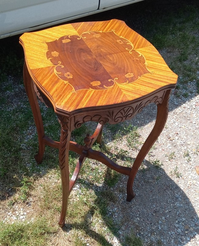 Mahogany Marquetry Inlaid Lamp Table / End Table (ET756)