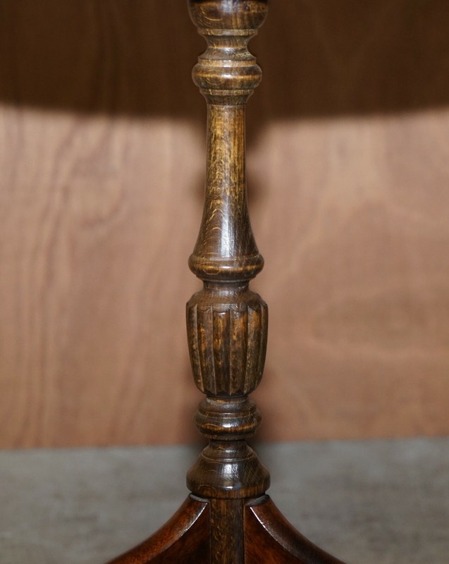 VINTAGE MAHOGANY OXBLOOD TRIPOD SIDE END LAMP WINE TABLE HAND MADE IN ENGLAND gallery