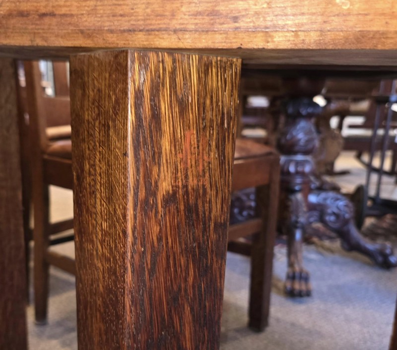Antique Gustav Stickley Round Mission Oak Dining Table – with 4 leaves gallery
