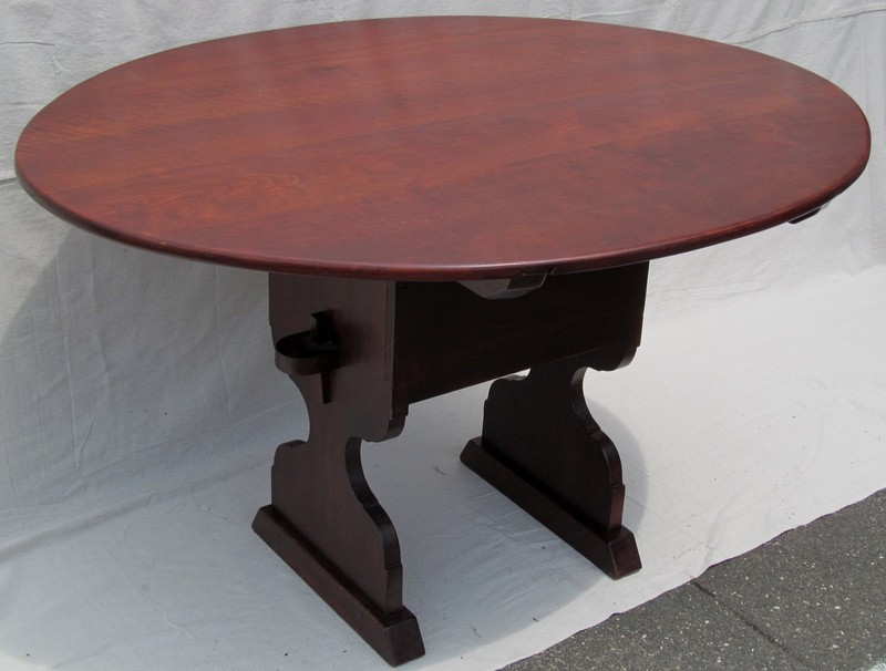 ANTIQUE QUEEN ANNE STYLE OVAL FORM CHERRY SHOE FOOT HUTCH TABLE WITH TILTING TOP