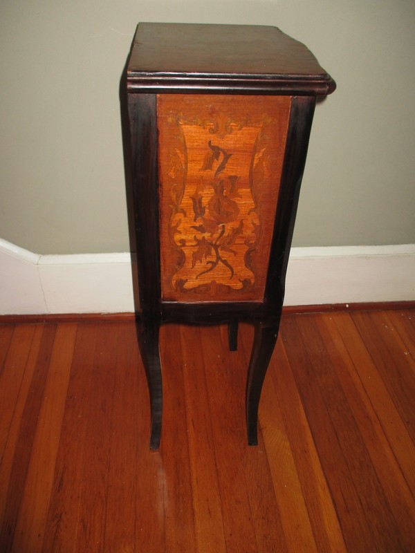 Antique French Walnut & Ebonized Marquetry 4 Drawer Accent / Bedside Table 31.5" gallery