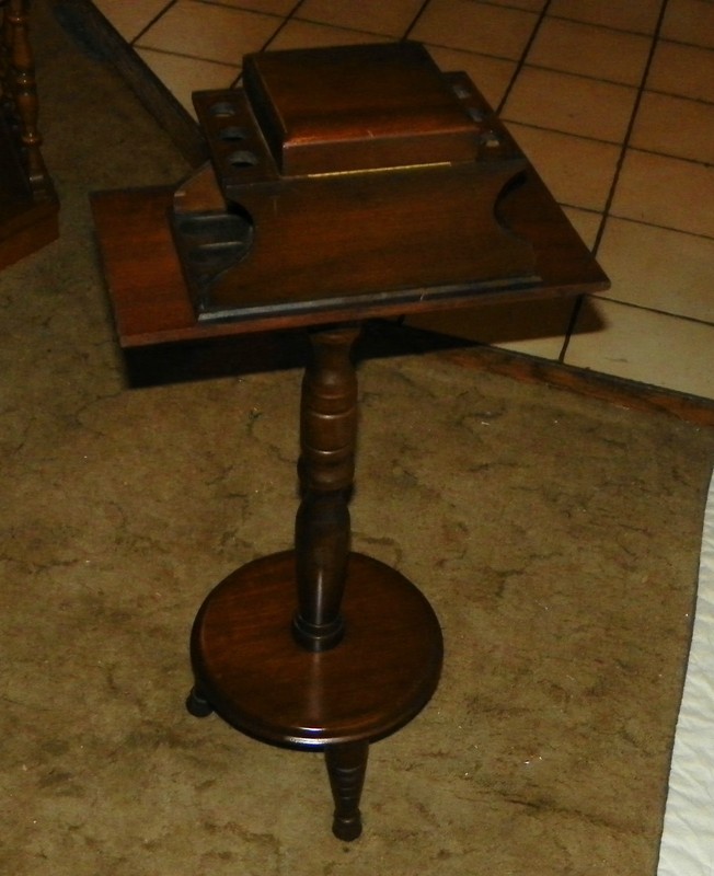 Vintage Walnut 6 Pipe Smoke Stand / Pipe Tobacco Well (SS2) gallery