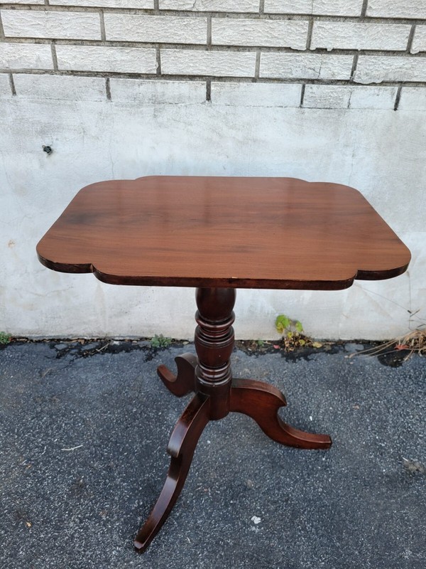 Antique Federal Sheraton Style Mahogany Tilt Top Tea Table Candle Stand gallery
