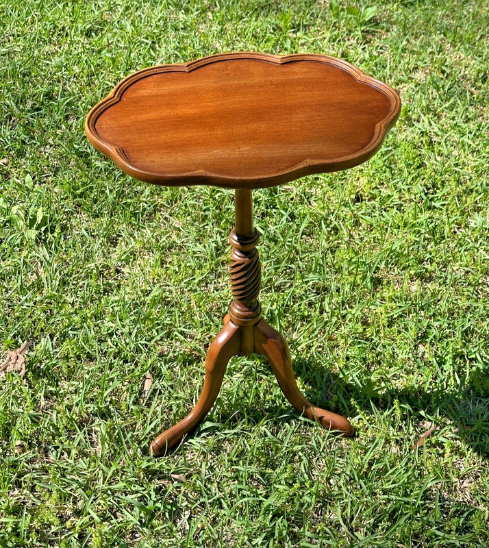 Brandt Furniture Scalloped Oval Tripod English Candle Stand Side Table, MCM gallery