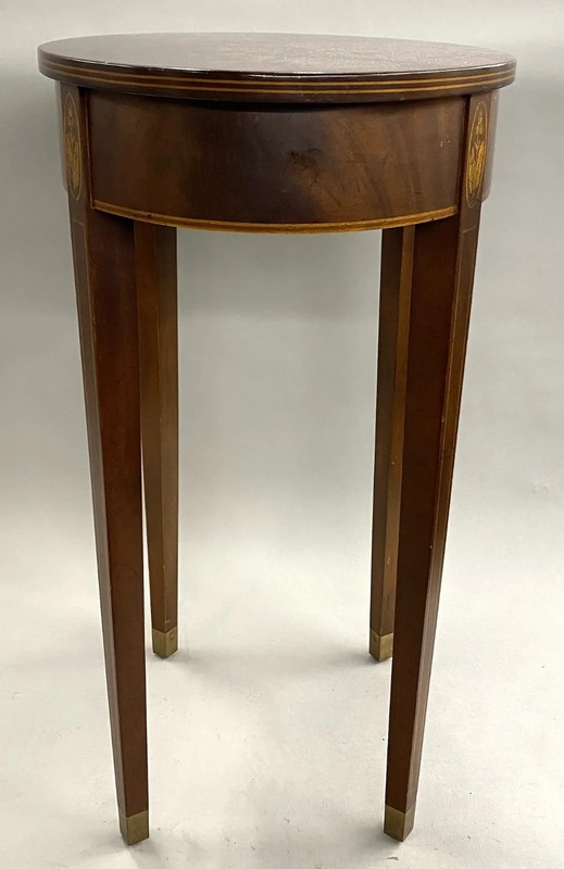 Kittinger Old Dominion Collection Oval Mahogany Side Table with Delicate Inlay gallery