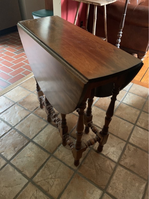 Vintage William & Mary Style Drop Leaf Gate Leg Breakfast Table gallery