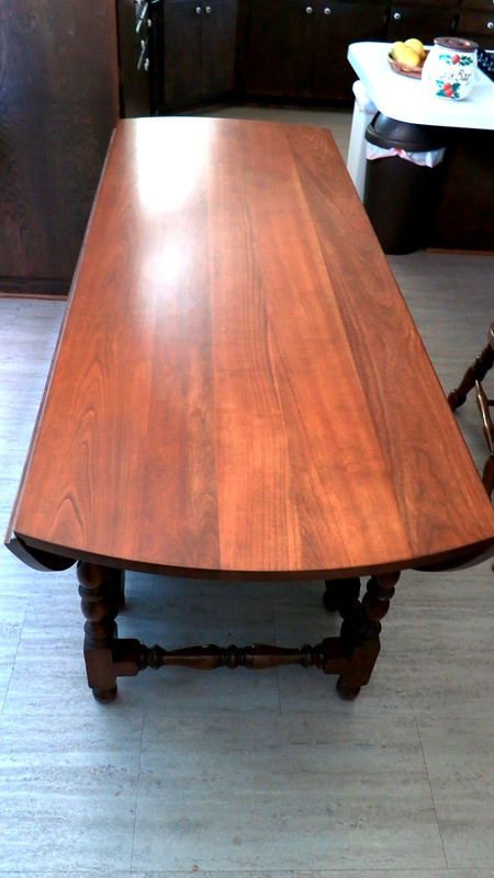 VINTAGE STICKLEY GATE LEG TABLE IN BEAUTIFUL CONDITION - LARGE 8 PERSON TABLE gallery