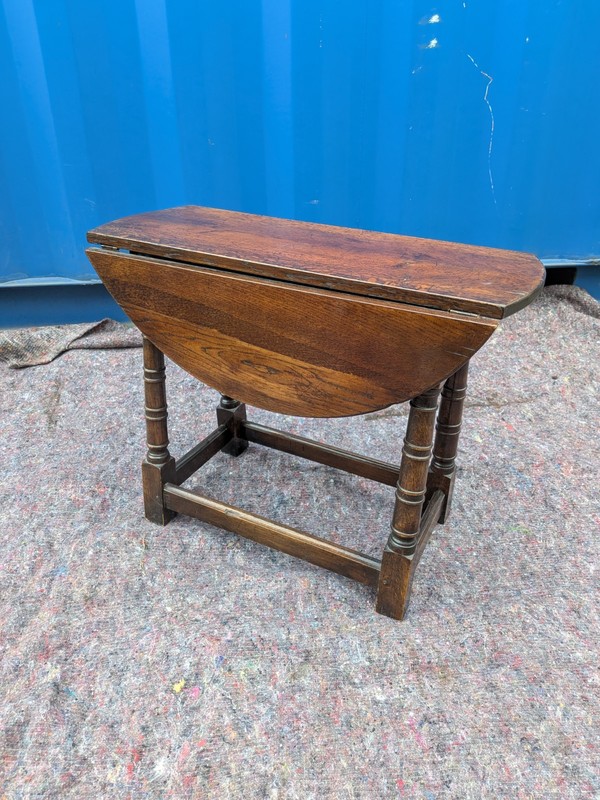 Oak Jointed Drop Leaf Side Table Good Condition