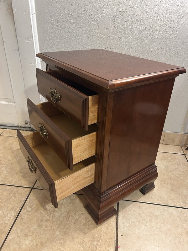 Vintage American Drew Three Drawers Nightstand ￼ gallery