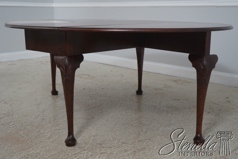 L70867: BAKER Colonial Williamsburg Collection Mahogany Dropleaf Table gallery