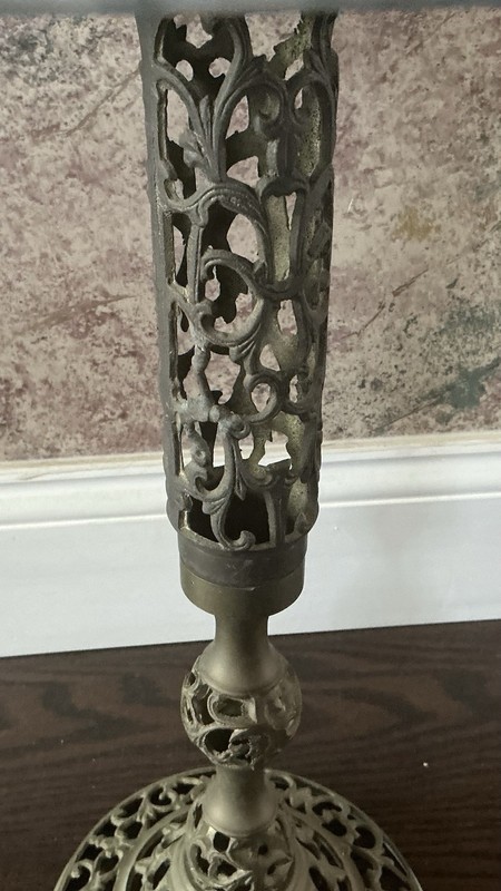Classic Vtg French Style Marble Top Accent Table /w Reticulated Brass Base gallery