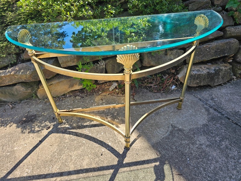 Vintage Brass Sea Shell Footed Glass Top Accent Table Sofa Table Mid Century
