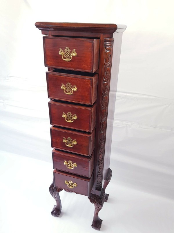 A RARE MAHOGANY/ ANTIQUE Tallboy chippendale style Chest of Drawers Claw feet