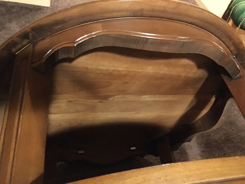 Vintage 26”Round Two Tier Medium Maple Accent End Table Etched Scalloped Detail gallery