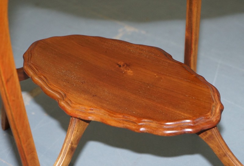 LOVELY DECORATIVE SATINWOOD OCCASIONAL CENTRE TABLE SCALLOPED EDGE ORNATE LEGS gallery