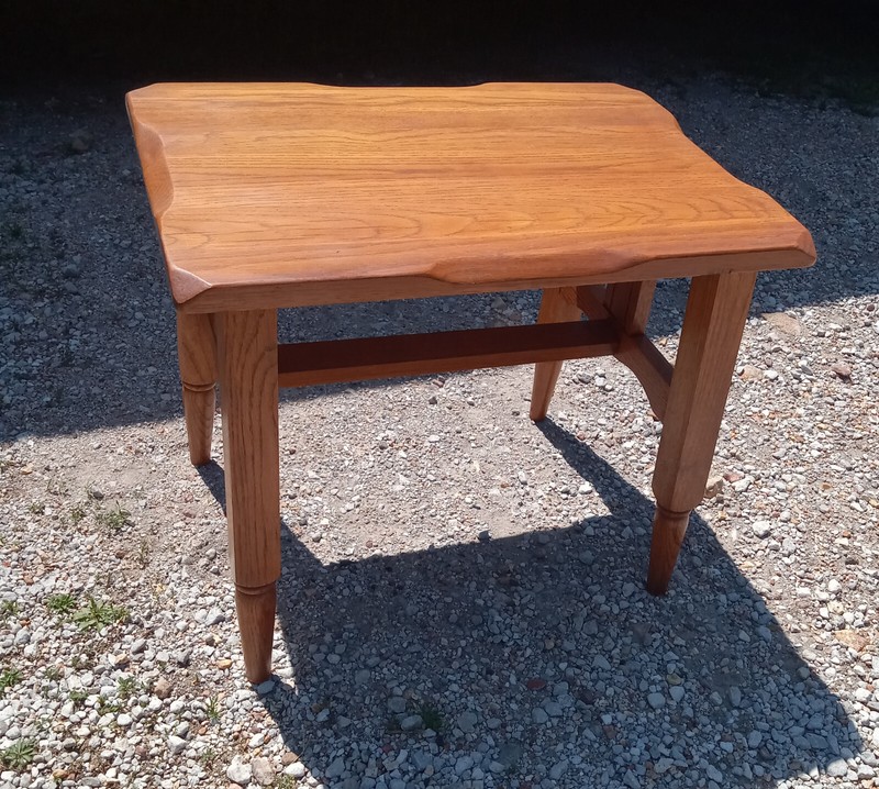 Solid Oak End Table / Side Table (ET463)