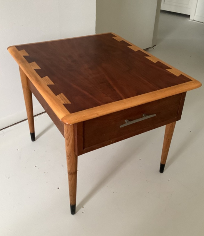 Lane Acclaim End Table Walnut Dovetail w Drawer 60’s Mid-Century Modern