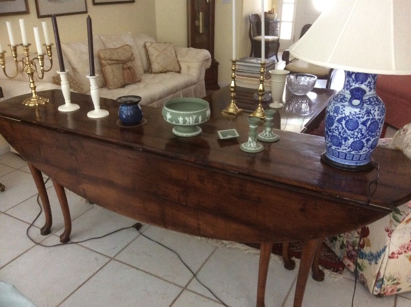 Mahogany antique hunt table made in Wales circa 1850, 82 niche long 30 inches hi