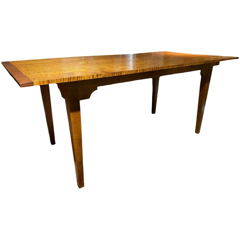 Country Hepplewhite Style Tiger Maple Dining Table with Breadboard Ends