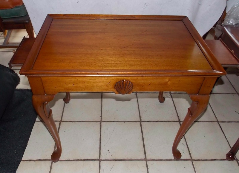 Pecan Georgian Court Tea Table / Side Table (T635) gallery