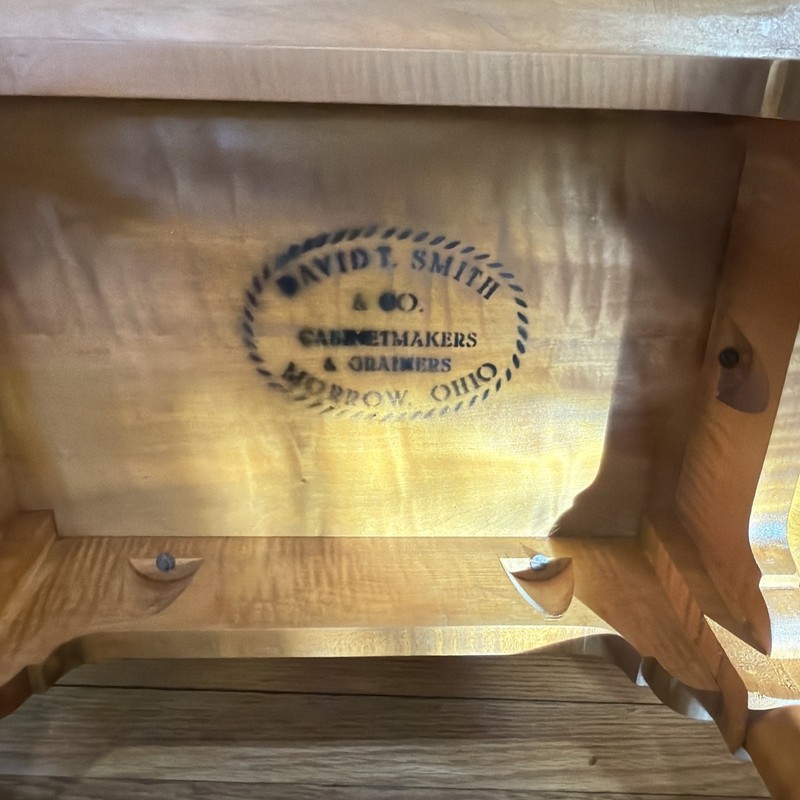 David T. Smith Tiger Maple Queen Anne Style Tea Table Ohio Artisan gallery
